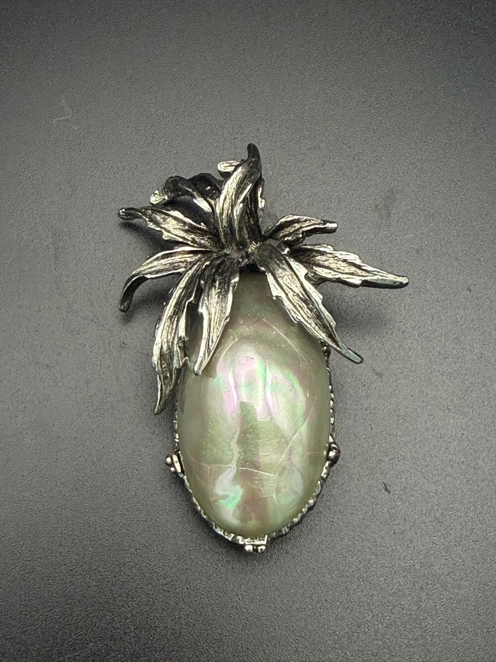 Vintage silver tone pineapple brooch leaf structure faux pearl cabochon